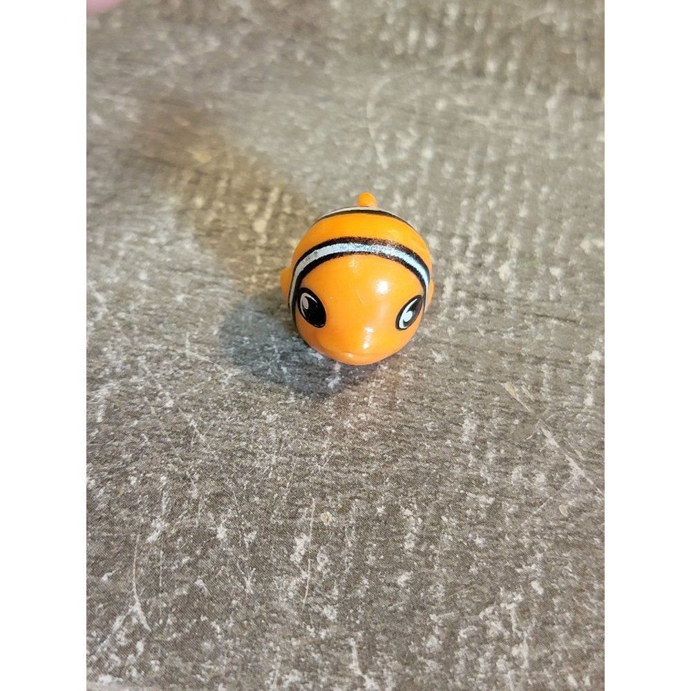Moose Shopkins mini clownfish orange toy figure